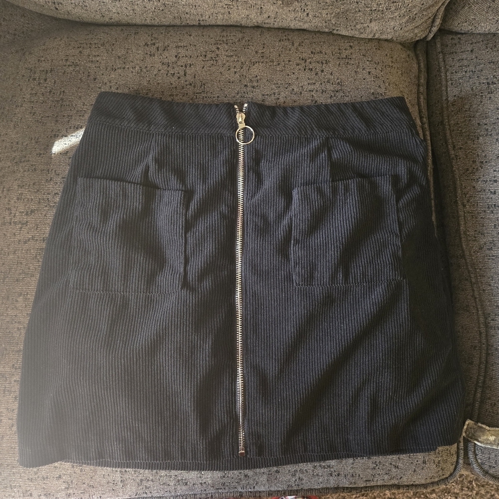 SHEIN Black Corduroy Mini Skirt with Zipper